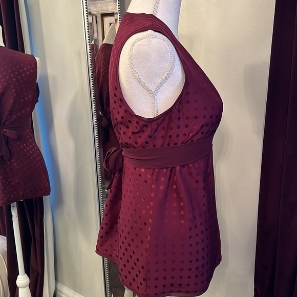 BCBGMAXAZRIA Burgundy Silk Polka Dot Sleeveless Top Size Small - Picture 8 of 12